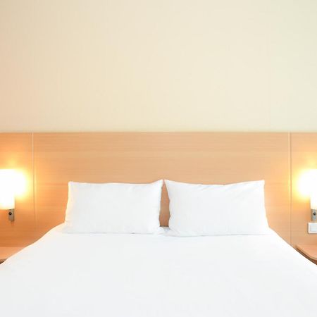 Ibis Kortrijk Centrum Esterno foto