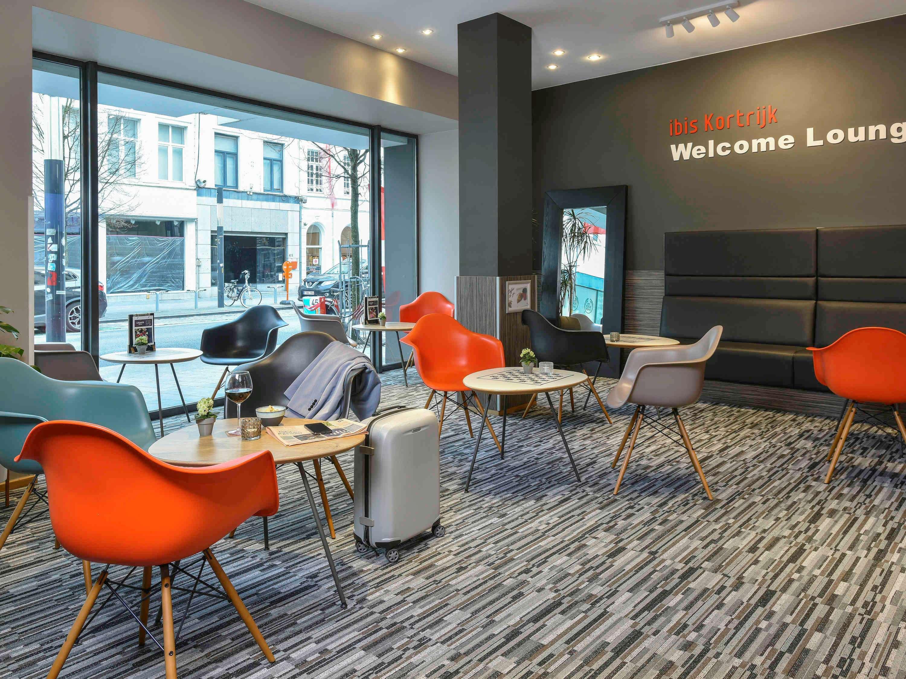 Ibis Kortrijk Centrum Esterno foto