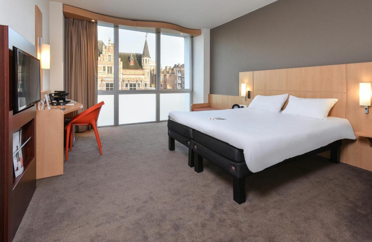 Ibis Kortrijk Centrum Esterno foto